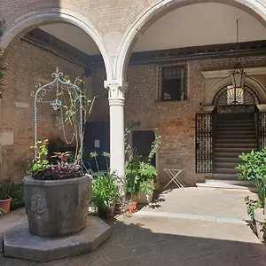 Al Mezzanino, Palazzo Torniello , Venice Italy