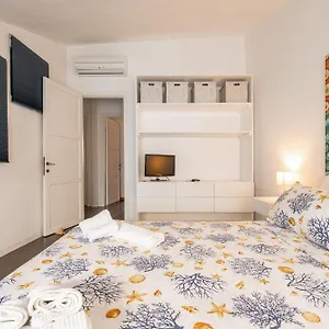 Casa Arcobaleno , Carloforte (Isola di San Pietro) Italia
