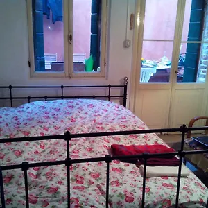 The Merchant Of Apartamento Venecia