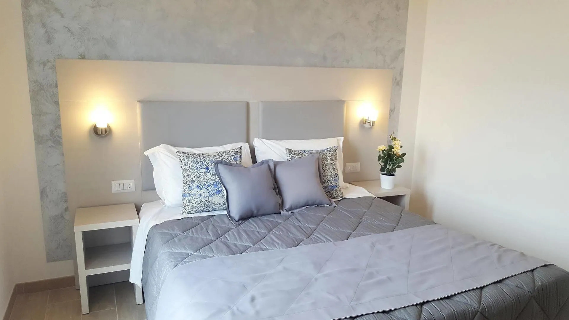 Hotel Luxor Florence Italy